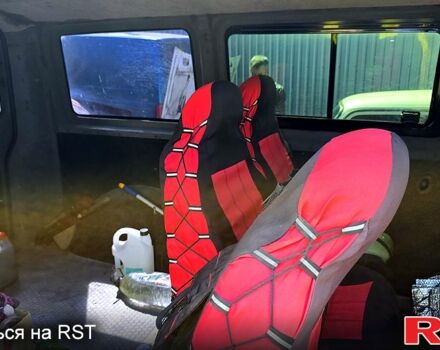 Красный Фольксваген Transporter, объемом двигателя 1.9 л и пробегом 350 тыс. км за 8000 $, фото 6 на Automoto.ua