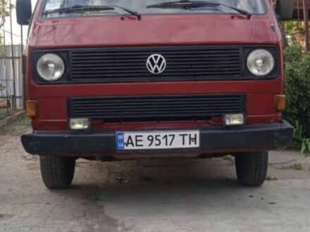 Красный Фольксваген Transporter, объемом двигателя 1.6 л и пробегом 250 тыс. км за 4179 $, фото 1 на Automoto.ua