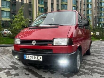 Красный Фольксваген Transporter, объемом двигателя 1.9 л и пробегом 350 тыс. км за 4650 $, фото 1 на Automoto.ua