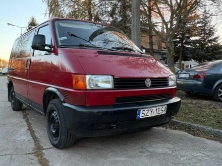 Красный Фольксваген Transporter, объемом двигателя 0 л и пробегом 365 тыс. км за 2600 $, фото 1 на Automoto.ua