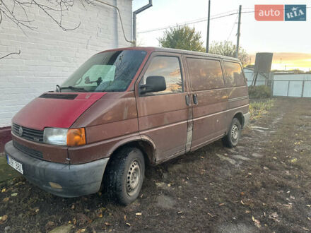 Красный Фольксваген Transporter, объемом двигателя 2.5 л и пробегом 412 тыс. км за 2375 $, фото 1 на Automoto.ua