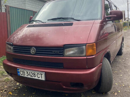 Красный Фольксваген Transporter, объемом двигателя 2.5 л и пробегом 370 тыс. км за 4800 $, фото 1 на Automoto.ua