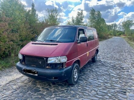 Красный Фольксваген Transporter, объемом двигателя 2.5 л и пробегом 400 тыс. км за 2800 $, фото 1 на Automoto.ua