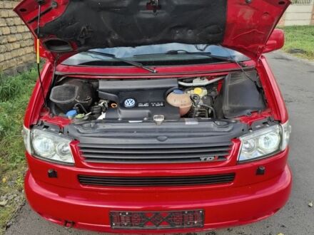 Красный Фольксваген Transporter, объемом двигателя 0 л и пробегом 295 тыс. км за 11200 $, фото 1 на Automoto.ua