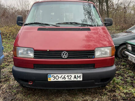 Красный Фольксваген Transporter, объемом двигателя 2.46 л и пробегом 350 тыс. км за 6000 $, фото 1 на Automoto.ua