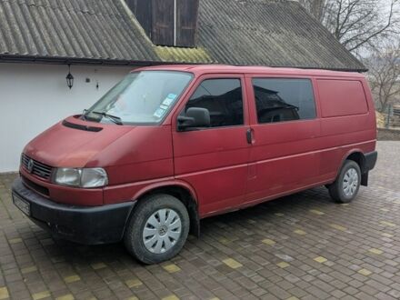Красный Фольксваген Transporter, объемом двигателя 2.5 л и пробегом 470 тыс. км за 5500 $, фото 1 на Automoto.ua