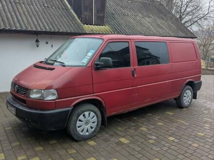 Красный Фольксваген Transporter, объемом двигателя 2.5 л и пробегом 470 тыс. км за 5500 $, фото 1 на Automoto.ua