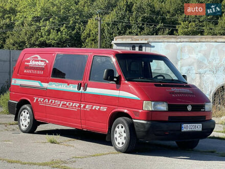 Красный Фольксваген Transporter, объемом двигателя 2.5 л и пробегом 310 тыс. км за 7700 $, фото 1 на Automoto.ua