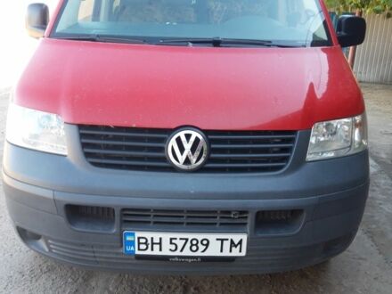 Красный Фольксваген Transporter, объемом двигателя 2.5 л и пробегом 450 тыс. км за 8500 $, фото 1 на Automoto.ua