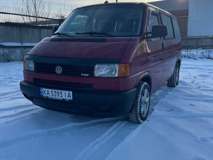 Красный Фольксваген Transporter, объемом двигателя 2.5 л и пробегом 430 тыс. км за 6500 $, фото 1 на Automoto.ua