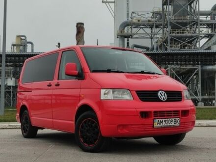Красный Фольксваген Transporter, объемом двигателя 1.9 л и пробегом 345 тыс. км за 8000 $, фото 1 на Automoto.ua