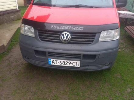 Фольксваген Transporter 2007 в Калуше на Automoto.ua Красный Фольксваген Transporter, объемом двигателя 1.9 л и пробегом 245 тыс. км за 9000 $, фото 1 на Automoto.ua