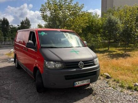 Красный Фольксваген Transporter, объемом двигателя 2 л и пробегом 430 тыс. км за 8000 $, фото 1 на Automoto.ua