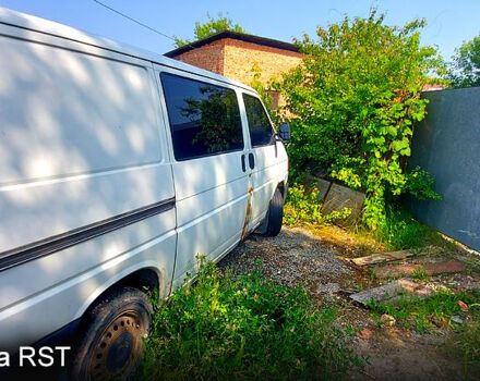 Фольксваген Transporter, объемом двигателя 1.9 л и пробегом 300 тыс. км за 3500 $, фото 1 на Automoto.ua