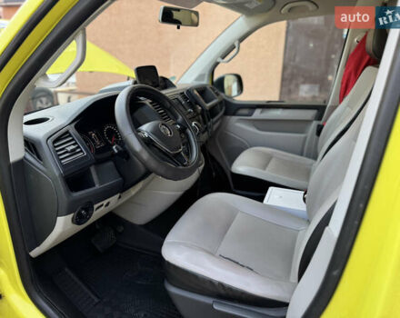 Желтый Фольксваген Transporter, объемом двигателя 1.97 л и пробегом 320 тыс. км за 27500 $, фото 10 на Automoto.ua