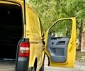 Желтый Фольксваген Transporter, объемом двигателя 2 л и пробегом 294 тыс. км за 6800 $, фото 42 на Automoto.ua