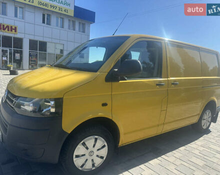 Желтый Фольксваген Transporter, объемом двигателя 1.97 л и пробегом 203 тыс. км за 11200 $, фото 4 на Automoto.ua