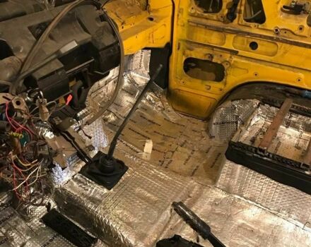 Желтый Фольксваген Transporter, объемом двигателя 1.6 л и пробегом 666 тыс. км за 1600 $, фото 3 на Automoto.ua