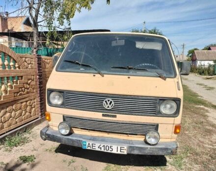 Желтый Фольксваген Transporter, объемом двигателя 1.7 л и пробегом 999 тыс. км за 1700 $, фото 2 на Automoto.ua