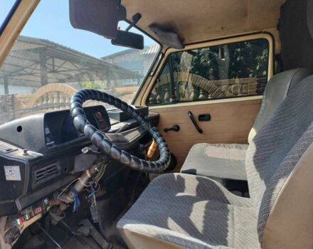 Желтый Фольксваген Transporter, объемом двигателя 1.7 л и пробегом 999 тыс. км за 1700 $, фото 1 на Automoto.ua