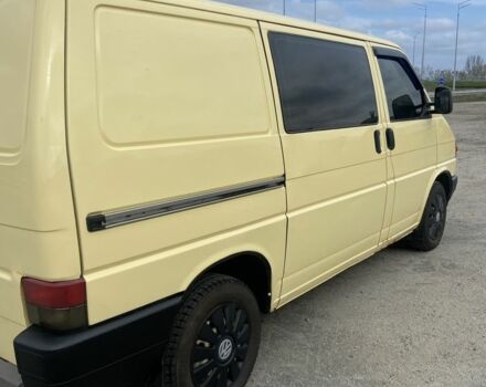 Желтый Фольксваген Transporter, объемом двигателя 1.9 л и пробегом 300 тыс. км за 3800 $, фото 7 на Automoto.ua