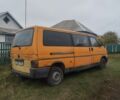 Жовтий Фольксваген Transporter, об'ємом двигуна 1.9 л та пробігом 300 тис. км за 1600 $, фото 1 на Automoto.ua