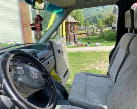 Желтый Фольксваген Transporter, объемом двигателя 1.9 л и пробегом 400 тыс. км за 4100 $, фото 7 на Automoto.ua