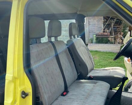 Желтый Фольксваген Transporter, объемом двигателя 1.9 л и пробегом 400 тыс. км за 4100 $, фото 6 на Automoto.ua