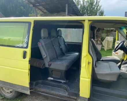 Желтый Фольксваген Transporter, объемом двигателя 1.9 л и пробегом 400 тыс. км за 4100 $, фото 3 на Automoto.ua