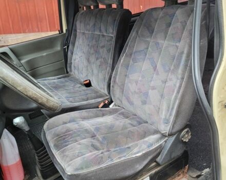 Жовтий Фольксваген Transporter, об'ємом двигуна 2.4 л та пробігом 45 тис. км за 2000 $, фото 3 на Automoto.ua