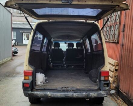 Жовтий Фольксваген Transporter, об'ємом двигуна 2.4 л та пробігом 45 тис. км за 2000 $, фото 5 на Automoto.ua