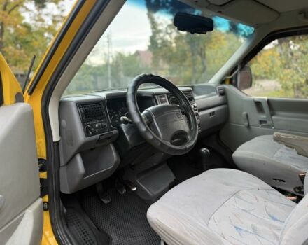 Желтый Фольксваген Transporter, объемом двигателя 1.9 л и пробегом 373 тыс. км за 5300 $, фото 19 на Automoto.ua