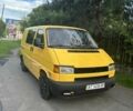Желтый Фольксваген Transporter, объемом двигателя 1.9 л и пробегом 320 тыс. км за 225000 $, фото 4 на Automoto.ua