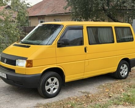 Желтый Фольксваген Transporter, объемом двигателя 1.9 л и пробегом 373 тыс. км за 5300 $, фото 1 на Automoto.ua