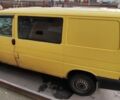 Желтый Фольксваген Transporter, объемом двигателя 2.5 л и пробегом 450 тыс. км за 5000 $, фото 3 на Automoto.ua