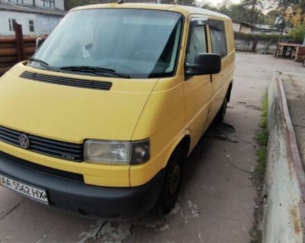 Желтый Фольксваген Transporter, объемом двигателя 2.5 л и пробегом 450 тыс. км за 5000 $, фото 1 на Automoto.ua