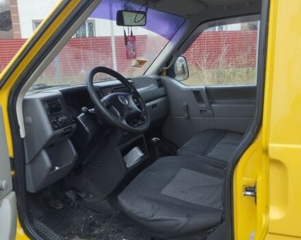 Желтый Фольксваген Transporter, объемом двигателя 1.9 л и пробегом 340 тыс. км за 6150 $, фото 11 на Automoto.ua