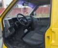 Желтый Фольксваген Transporter, объемом двигателя 1.9 л и пробегом 340 тыс. км за 6150 $, фото 11 на Automoto.ua