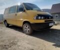 Желтый Фольксваген Transporter, объемом двигателя 2.5 л и пробегом 400 тыс. км за 5800 $, фото 1 на Automoto.ua
