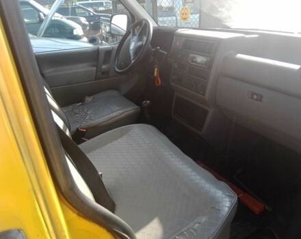 Желтый Фольксваген Transporter, объемом двигателя 2.5 л и пробегом 400 тыс. км за 4328 $, фото 6 на Automoto.ua