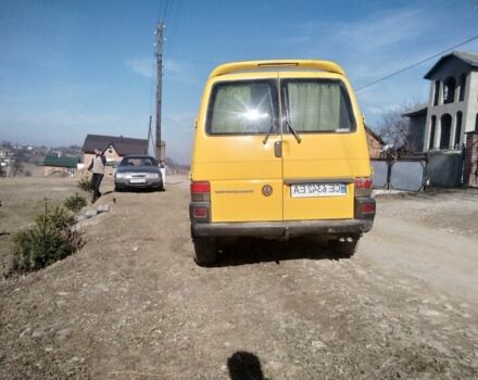 Желтый Фольксваген Transporter, объемом двигателя 2.5 л и пробегом 400 тыс. км за 5800 $, фото 3 на Automoto.ua