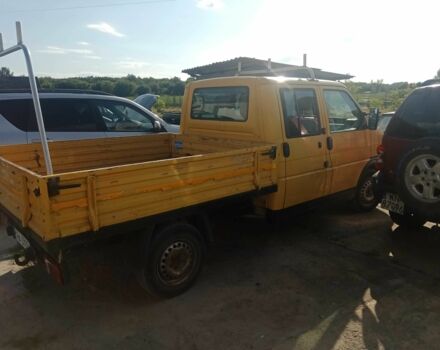 Желтый Фольксваген Transporter, объемом двигателя 2.5 л и пробегом 400 тыс. км за 4328 $, фото 1 на Automoto.ua