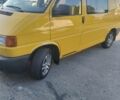 Желтый Фольксваген Transporter, объемом двигателя 2.5 л и пробегом 380 тыс. км за 7500 $, фото 1 на Automoto.ua