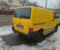 Желтый Фольксваген Transporter, объемом двигателя 2.5 л и пробегом 250 тыс. км за 7000 $, фото 3 на Automoto.ua