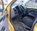 Желтый Фольксваген Transporter, объемом двигателя 1.9 л и пробегом 480 тыс. км за 5500 $, фото 4 на Automoto.ua
