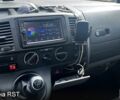 Желтый Фольксваген Transporter, объемом двигателя 2 л и пробегом 195 тыс. км за 10000 $, фото 1 на Automoto.ua