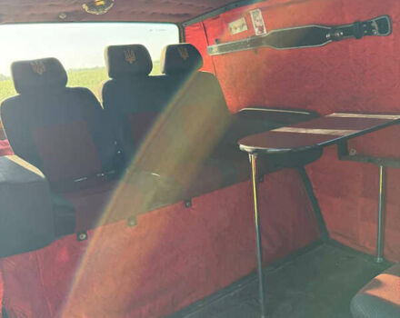 Жовтий Фольксваген Transporter, об'ємом двигуна 1.9 л та пробігом 499 тис. км за 1950 $, фото 14 на Automoto.ua