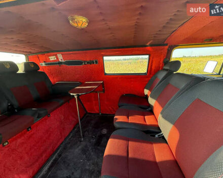 Жовтий Фольксваген Transporter, об'ємом двигуна 1.9 л та пробігом 499 тис. км за 1950 $, фото 12 на Automoto.ua