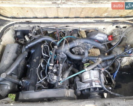 Желтый Фольксваген Transporter, объемом двигателя 1.9 л и пробегом 300 тыс. км за 2100 $, фото 8 на Automoto.ua