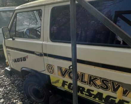 Желтый Фольксваген Transporter, объемом двигателя 1.9 л и пробегом 300 тыс. км за 2100 $, фото 3 на Automoto.ua